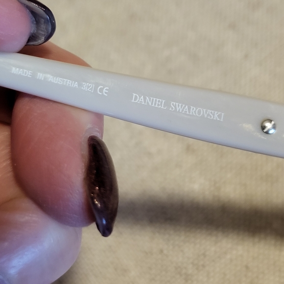 Daniel Swarovski bling frames - Picture 5 of 8